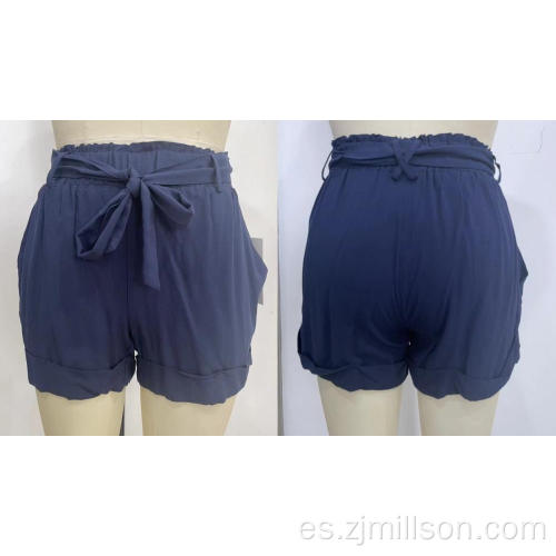 Correa de diseño plisado de cintura pantalones cortos para mujeres de cintura alta